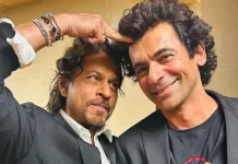 Sunil Grover Shares Fun Photo with Shah Rukh Khan Says ‘Chilling with the King Khan’ Sunil Grover and SRK